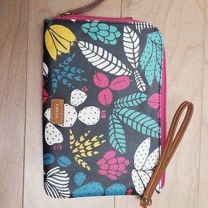 Fossil large wristlet